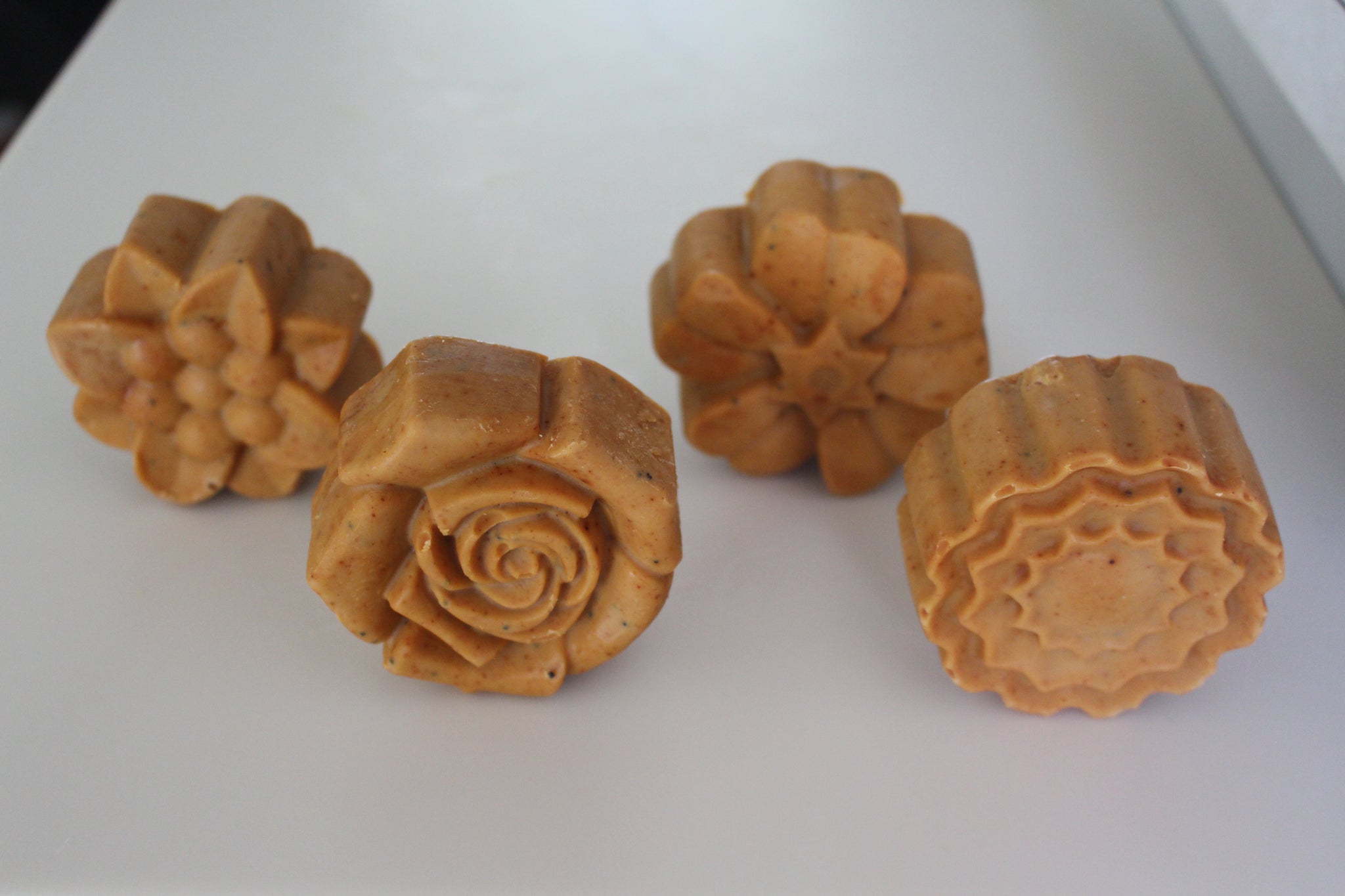 Carrot & Turmeric Flower Bar | Handcrafted Soap | Palm Free